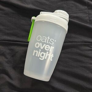 Oats Over Night Shaker Bottle - Never Used
